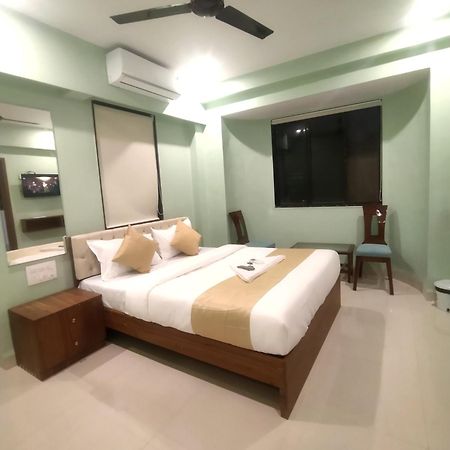 Everest Stays Rooms And Dormitory Mumbai Bagian luar foto