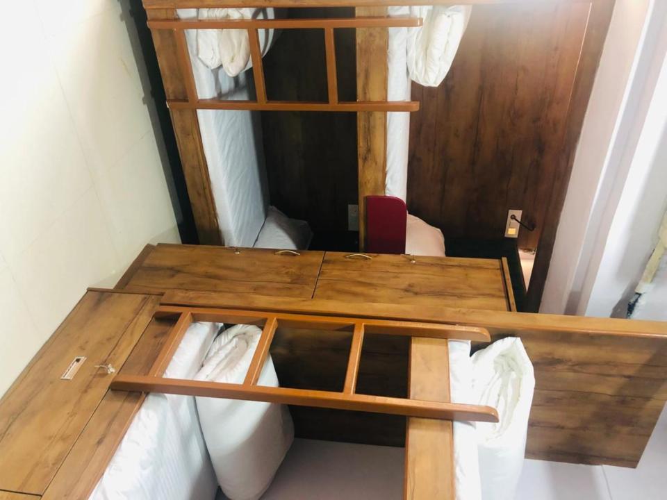 Everest Stays Rooms And Dormitory Mumbai Bagian luar foto