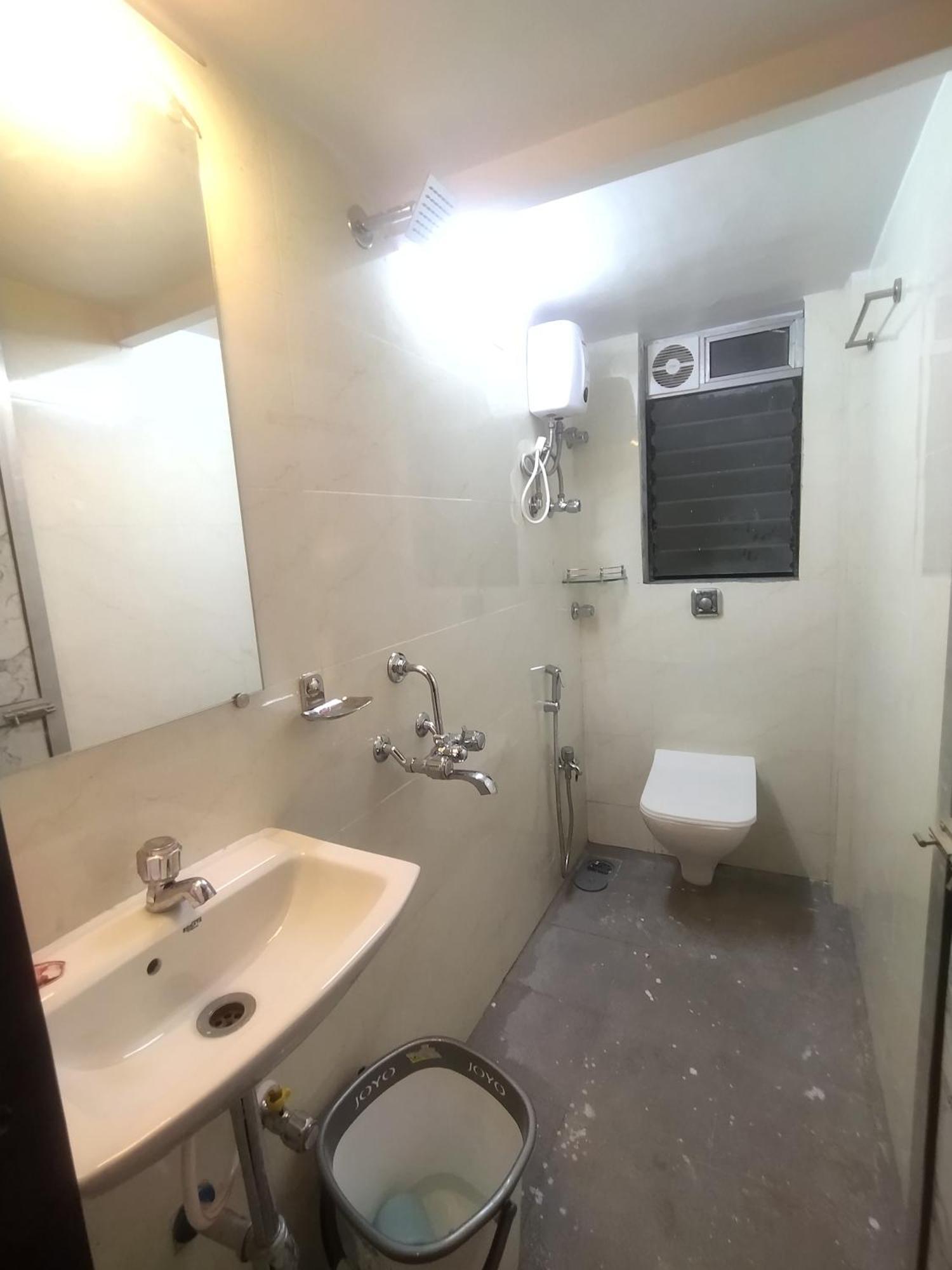 Everest Stays Rooms And Dormitory Mumbai Bagian luar foto