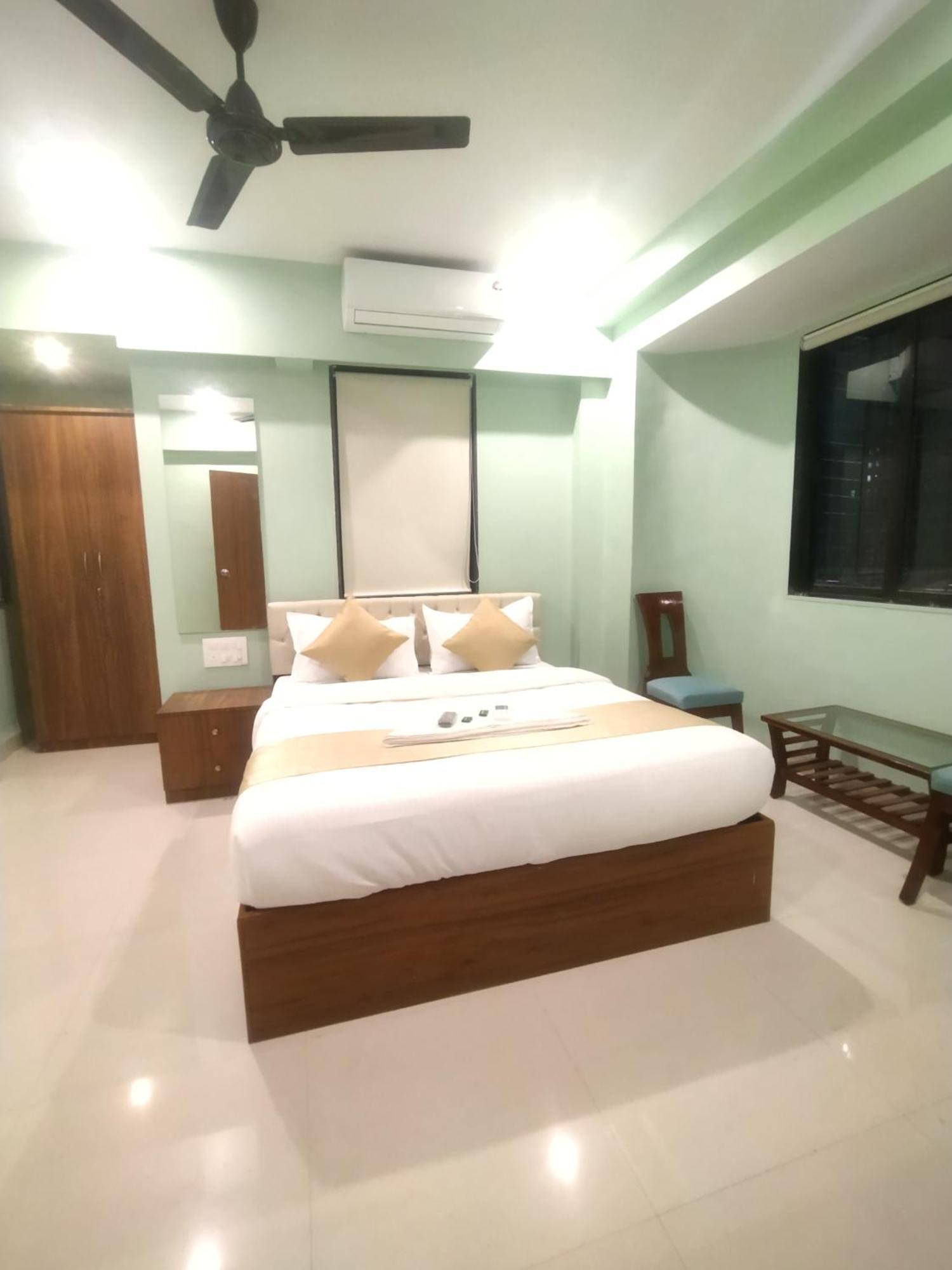 Everest Stays Rooms And Dormitory Mumbai Bagian luar foto