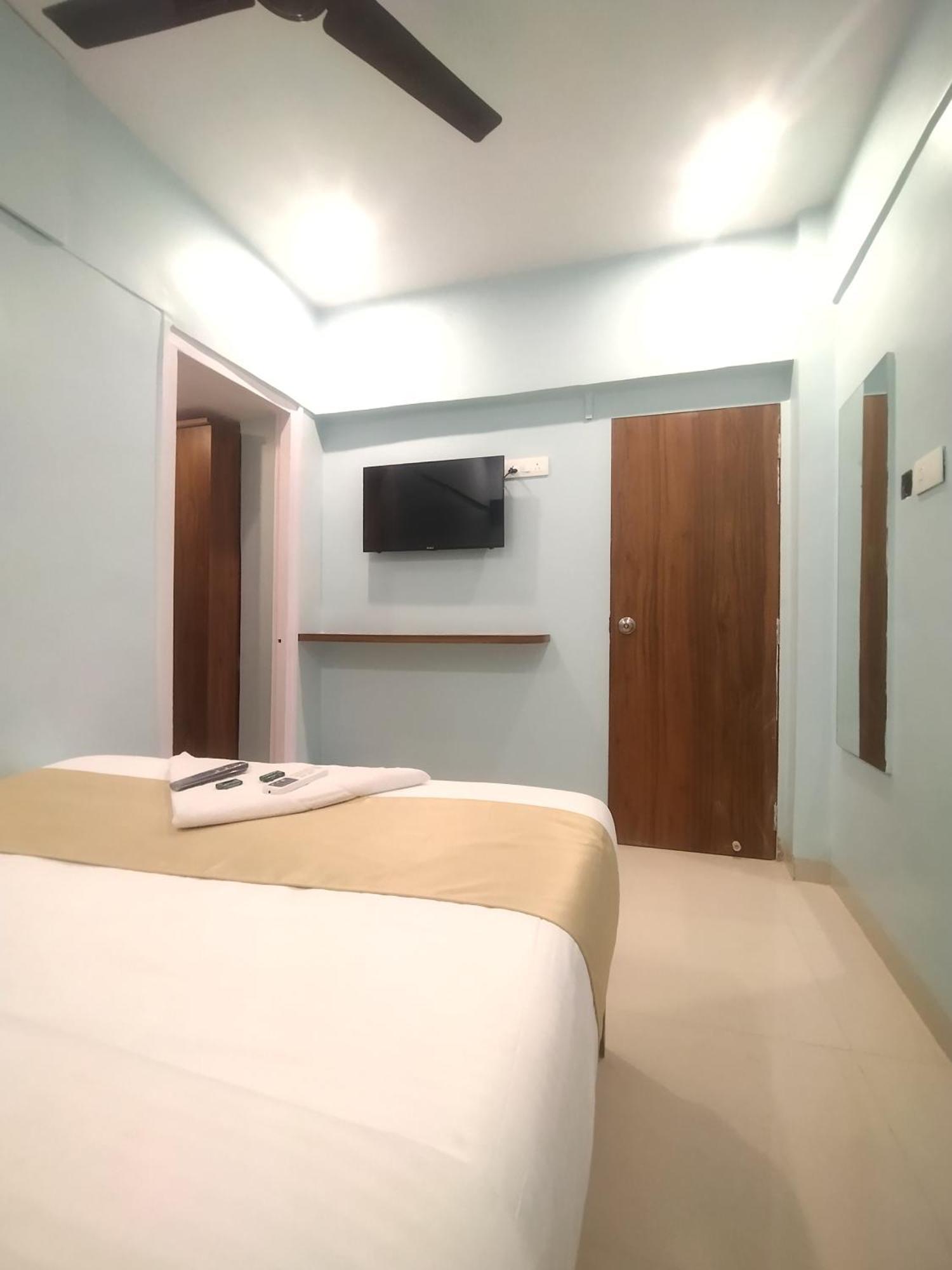 Everest Stays Rooms And Dormitory Mumbai Bagian luar foto