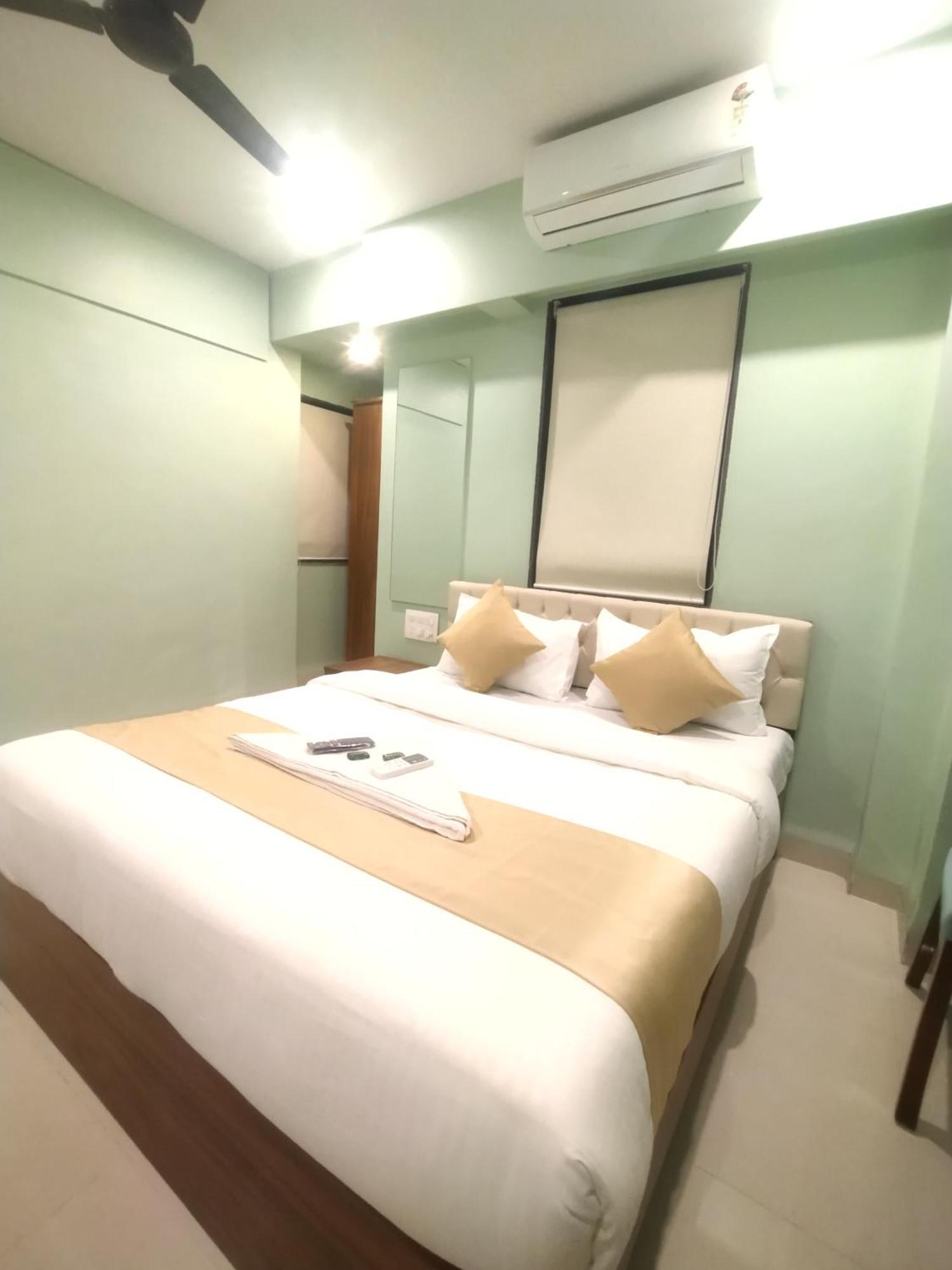 Everest Stays Rooms And Dormitory Mumbai Bagian luar foto