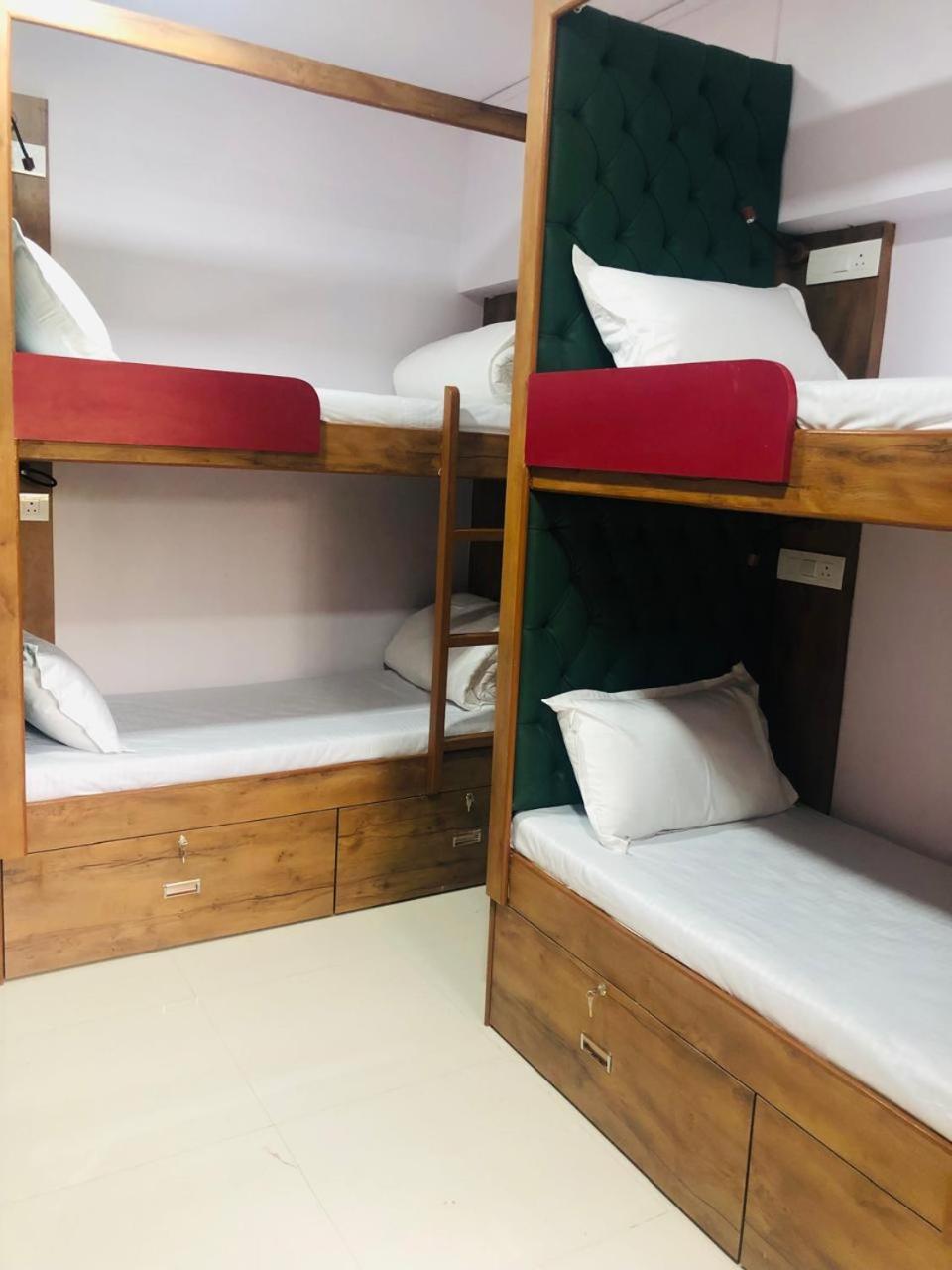 Everest Stays Rooms And Dormitory Mumbai Bagian luar foto