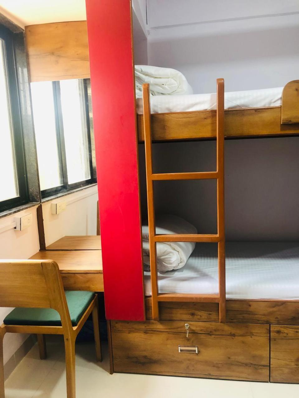 Everest Stays Rooms And Dormitory Mumbai Bagian luar foto